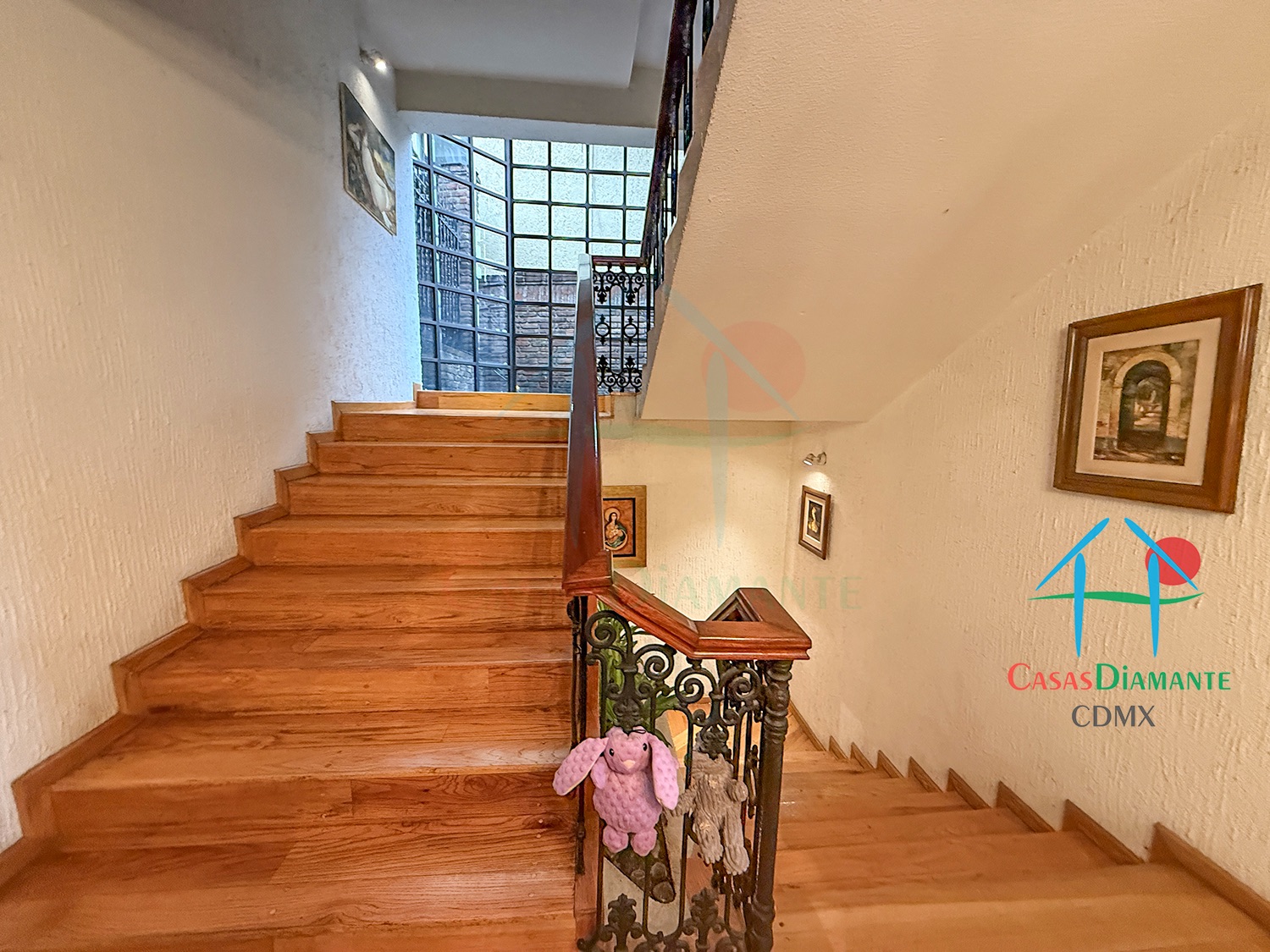 Interlomas Casa Rubén AB - Sala de televisión 1